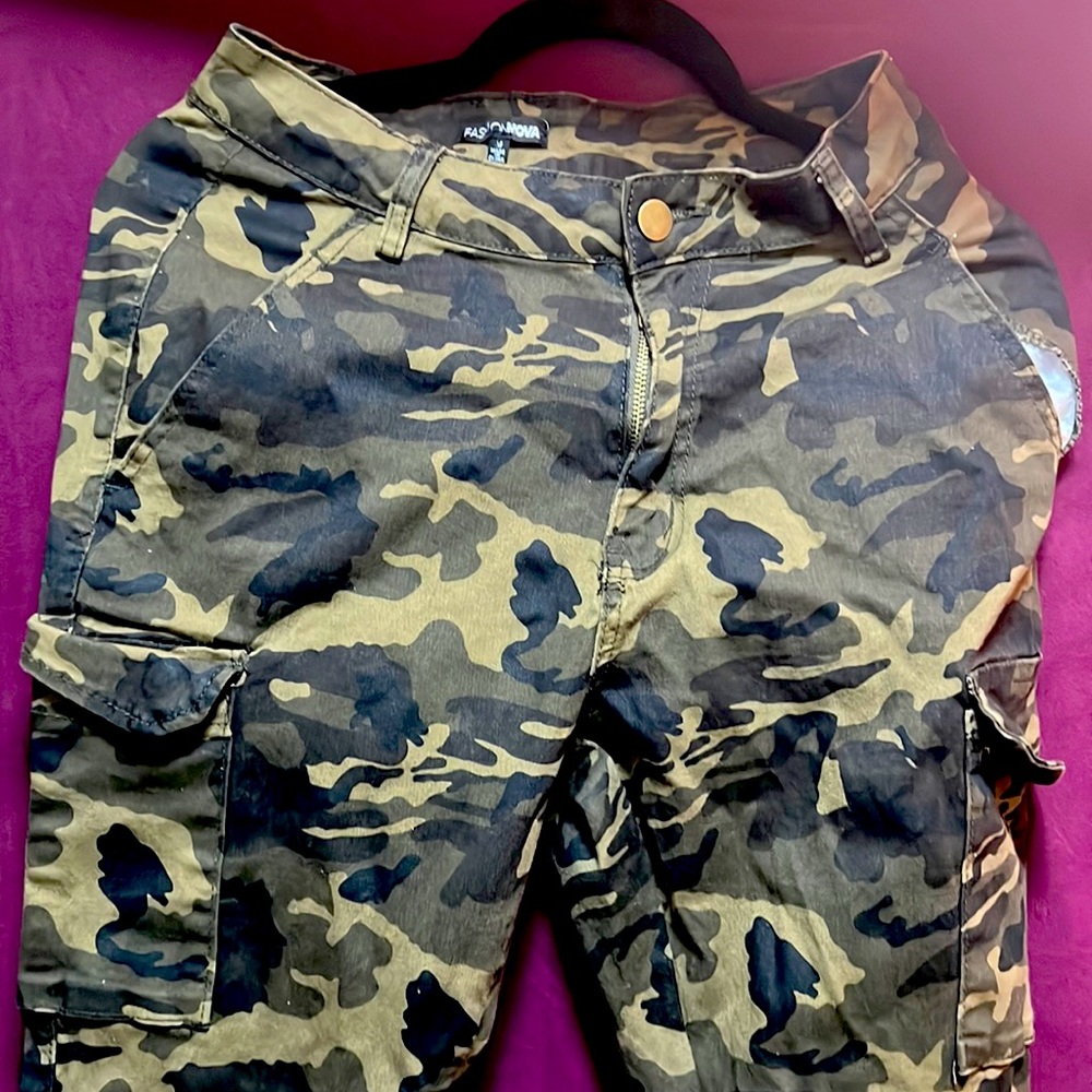 Fashion Nova cargo pants girls